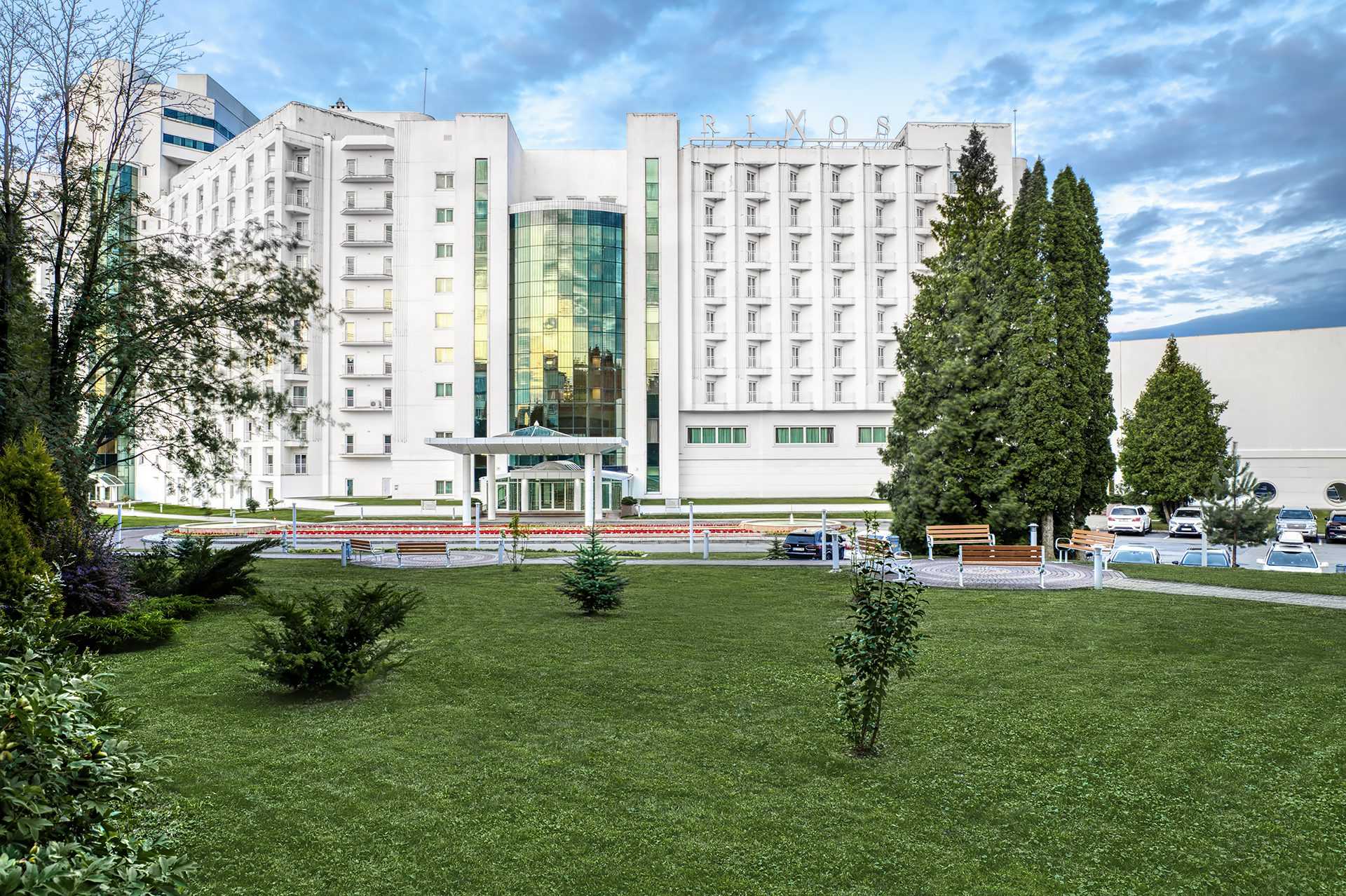 Дивіться, як виглядає елітний готель у Трускавці, де засідають "слуги народу"